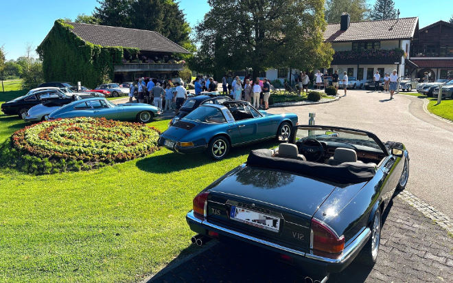 Die hybride Golf spielen und Oldtimer Ausfahrt Veranstaltung, die sehr gut zum diesjährigen MGC-Jahresthema „Clubleben leben“ passt, bot eine einzigartige Kombination aus sportlichem Wettbewerb und klassischer Automobilkultur.