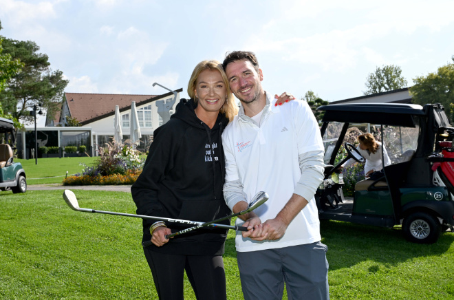 Franziska van Almsick mit Felix Neureuther bei ihren ersten gemeinsamen Charity-Golfturnier am 13. September 2024 in St. Leon-Rot. Foto: ABR-Pictures/W.Breiteneicher