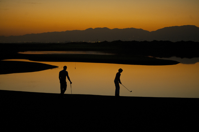 Golfen in der Dämmerung. Fotocredit: Ministry of Heritage & Tourism Sultanate of Oman