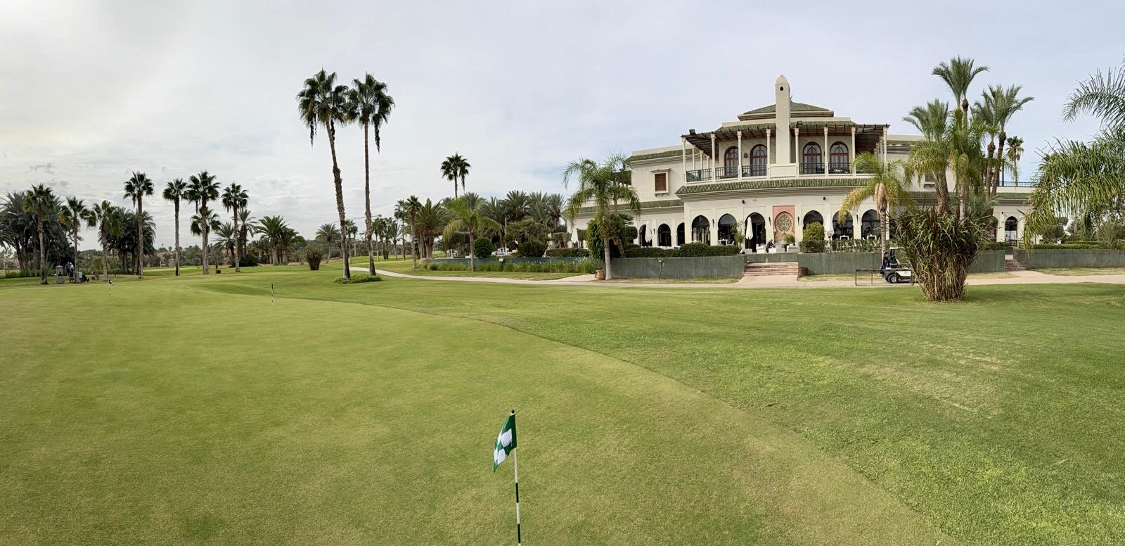 Golfen Marrakesch: Erleben Sie erstklassige Golfplätze inmitten der exotischen Kulisse der Roten Stadt.