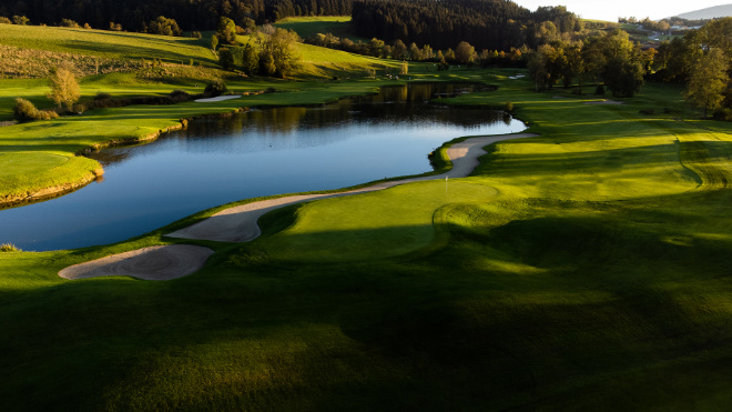 Loch Nr. 16 (Par 4) von GC Gut Altentann